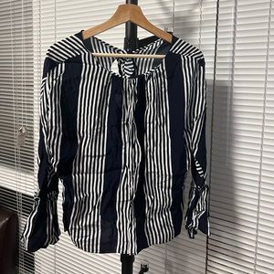 Cute tops size M